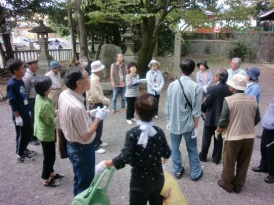 2723-12.10.10今宮神社美化　活動前説明風景.jpg